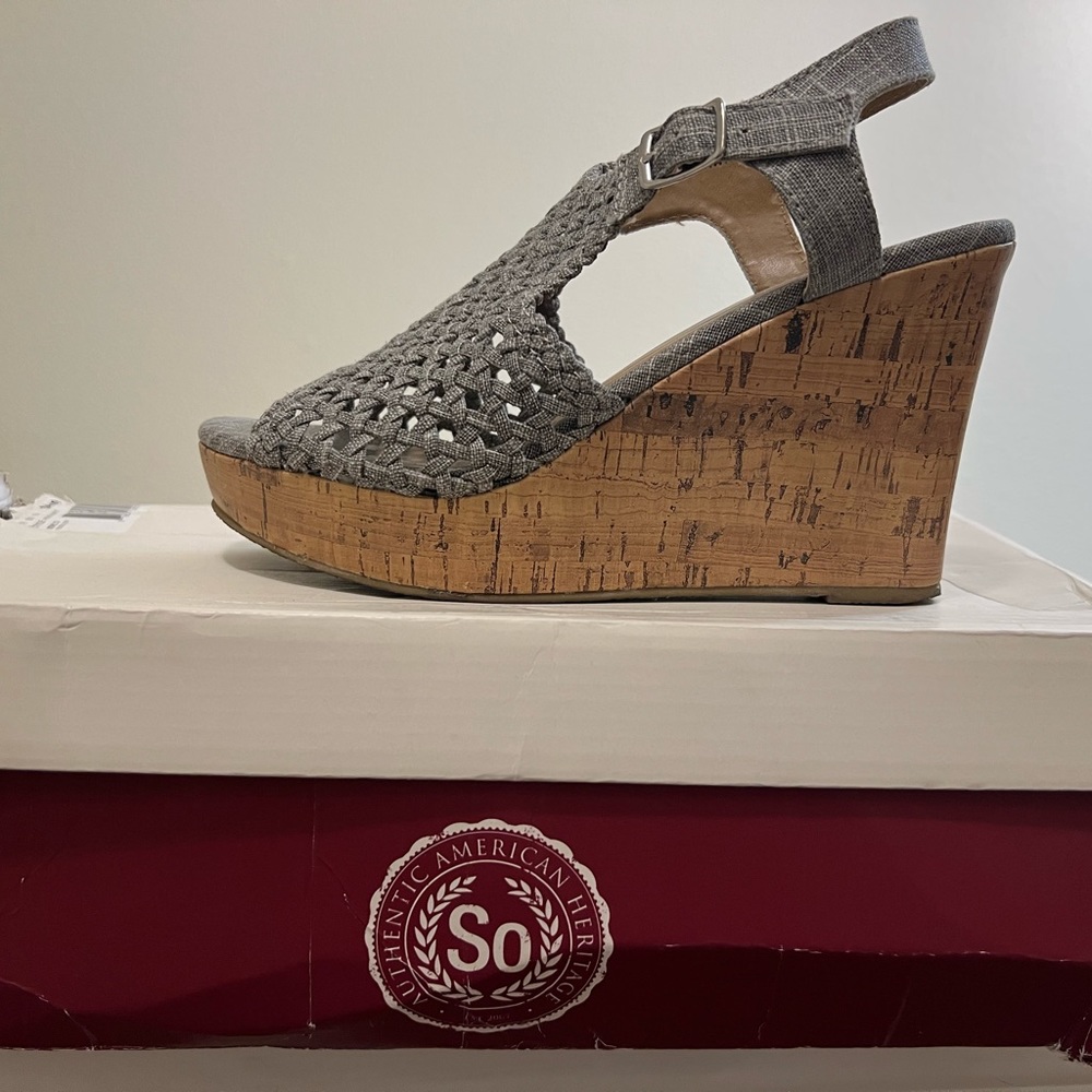 Grey Wedge - Picture 2 of 4